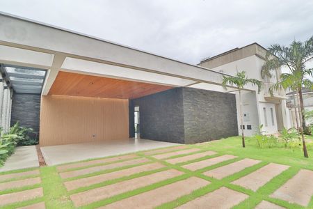 Casa de condomínio para alugar com 200m², 3 quartos e 4 vagasFachada