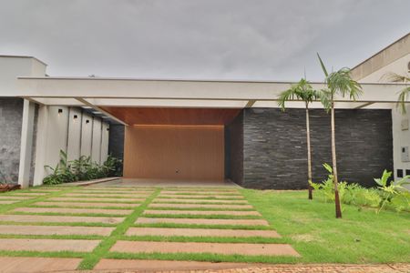 Casa de condomínio para alugar com 200m², 3 quartos e 4 vagasFachada