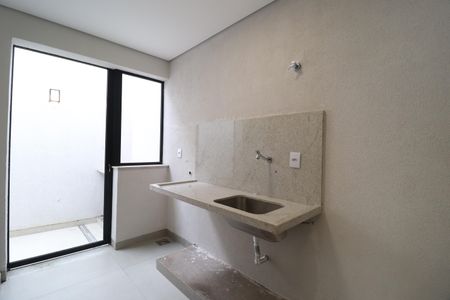 Casa de condomínio para alugar com 200m², 3 quartos e 4 vagasÁrea de Serviço