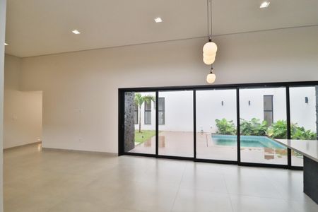 Casa de condomínio para alugar com 200m², 3 quartos e 4 vagasSala