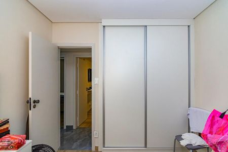 Apartamento à venda com 77m², 3 quartos e 1 vagaQuarto 2