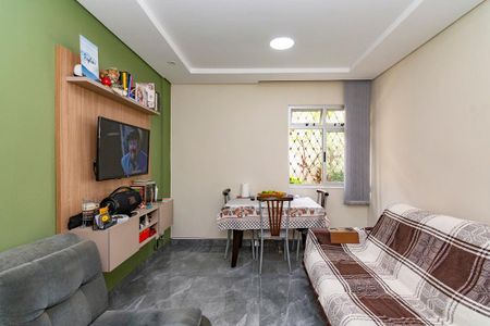 Sala de apartamento à venda com 3 quartos, 77m² em Padre Eustáquio, Belo Horizonte