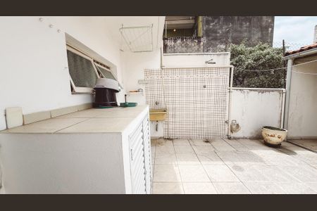 Casa à venda com 153m², 2 quartos e 1 vagaÁrea de Serviço