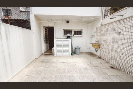 Casa à venda com 153m², 2 quartos e 1 vagaÁrea de Serviço