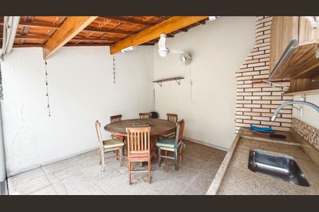 Casa à venda com 153m², 2 quartos e 1 vagaChurrasqueira