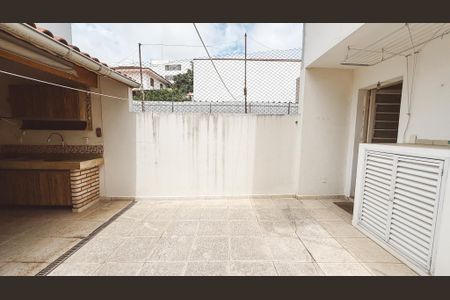 Casa à venda com 153m², 2 quartos e 1 vagaÁrea de Serviço
