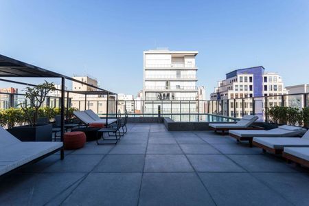 Studio para alugar com 25m², 1 quarto e 1 vaga Studio para alugar com 25m², 1 quarto e 1 vagaÁrea comum - Piscina