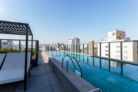 Studio para alugar com 25m², 1 quarto e 1 vaga Studio para alugar com 25m², 1 quarto e 1 vagaÁrea comum - Piscina