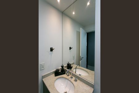 Apartamento à venda com 70m², 2 quartos e 1 vagaBanheiro Social