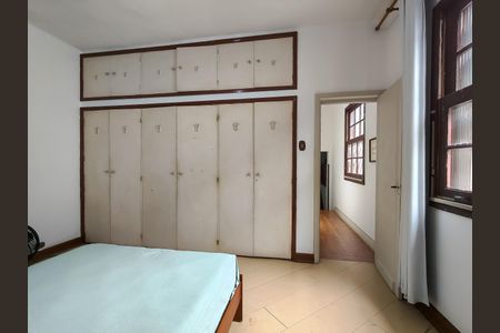 Casa à venda com 258m², 5 quartos e 2 vagasSuíte