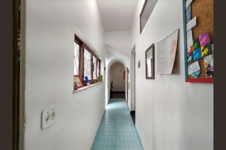 Casa à venda com 258m², 5 quartos e 2 vagasCorredor