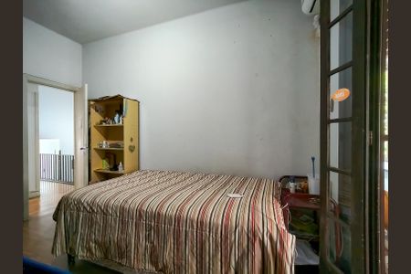 Casa à venda com 258m², 5 quartos e 2 vagasQuarto 2