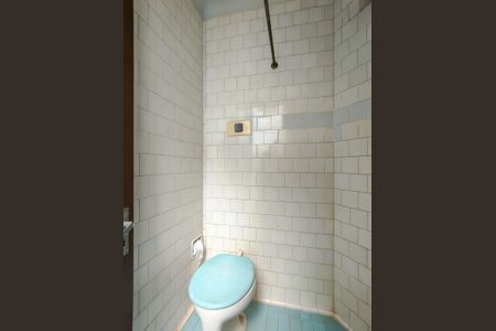 Casa à venda com 258m², 5 quartos e 2 vagasBanheiro de serviço