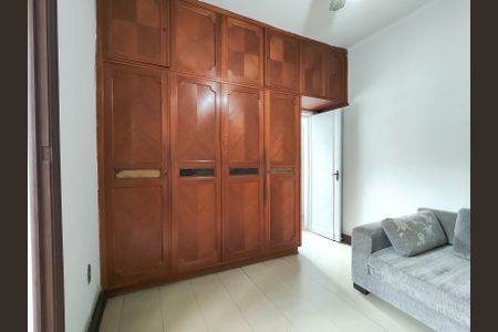 Casa à venda com 258m², 5 quartos e 2 vagasQuarto 4