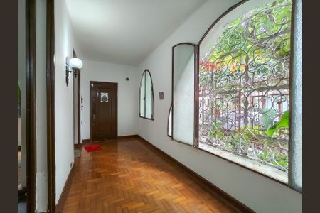 Casa à venda com 258m², 5 quartos e 2 vagasEntrada