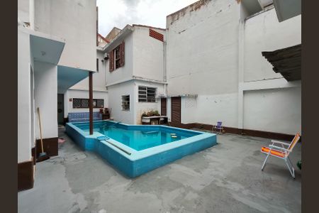Casa à venda com 258m², 5 quartos e 2 vagasQuintal