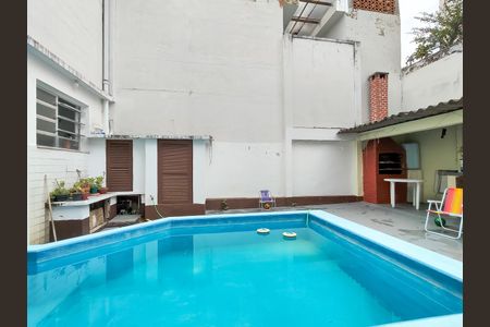 Casa à venda com 258m², 5 quartos e 2 vagasQuintal