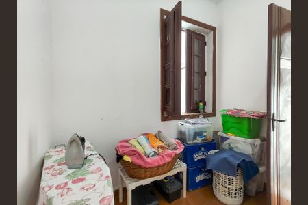 Casa à venda com 258m², 5 quartos e 2 vagasQuarto de Serviço