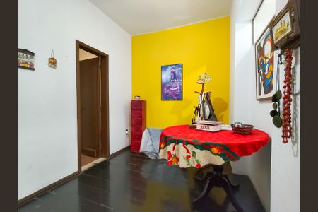 Casa à venda com 258m², 5 quartos e 2 vagasSala