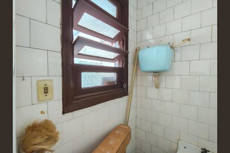 Casa à venda com 258m², 5 quartos e 2 vagasBanheiro de serviço