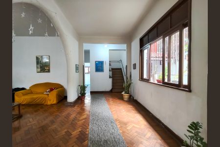 Casa à venda com 258m², 5 quartos e 2 vagasSala