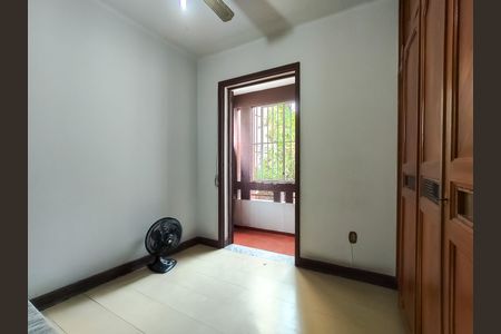 Casa à venda com 258m², 5 quartos e 2 vagasQuarto 4