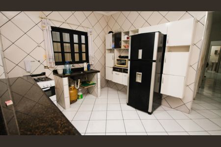 Casa para alugar com 166m², 2 quartos e 2 vagasCozinha