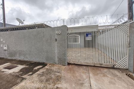 Casa à venda com 148m², 2 quartos e 4 vagas Casa à venda com 148m², 2 quartos e 4 vagasFachada