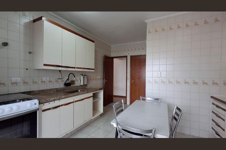 Apartamento para alugar com 107m², 3 quartos e 2 vagasCozinha
