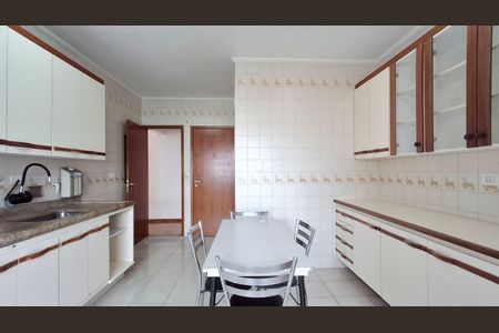 Apartamento para alugar com 107m², 3 quartos e 2 vagasCozinha