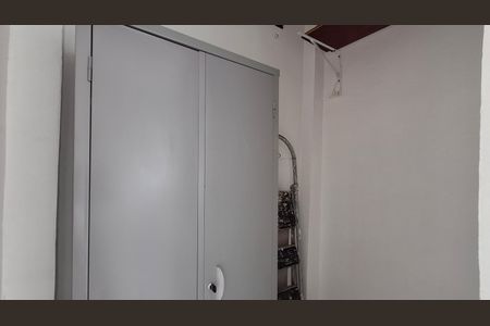 Apartamento para alugar com 107m², 3 quartos e 2 vagasBanheiro de serviço - armário