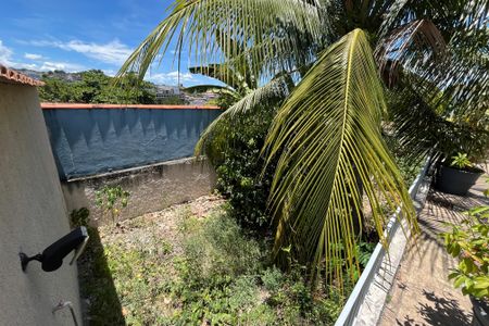 Casa à venda com 649m², 4 quartos e 8 vagas Casa à venda com 649m², 4 quartos e 8 vagasQuintal