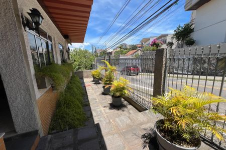 Casa à venda com 649m², 4 quartos e 8 vagas Casa à venda com 649m², 4 quartos e 8 vagasVaranda 3