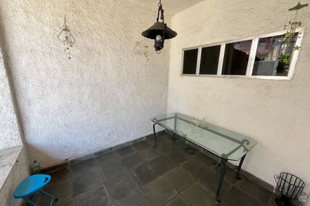 Casa à venda com 649m², 4 quartos e 8 vagas Casa à venda com 649m², 4 quartos e 8 vagasVaranda 3