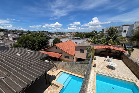 Casa à venda com 649m², 4 quartos e 8 vagas Casa à venda com 649m², 4 quartos e 8 vagasVista