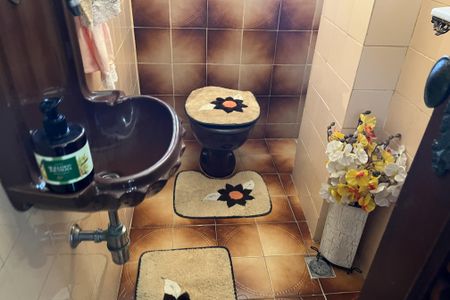 Casa à venda com 649m², 4 quartos e 8 vagas Casa à venda com 649m², 4 quartos e 8 vagasLavabo