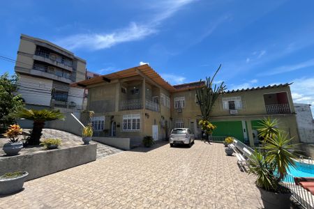 Casa à venda com 649m², 4 quartos e 8 vagas Casa à venda com 649m², 4 quartos e 8 vagasQuintal