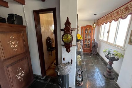 Casa à venda com 649m², 4 quartos e 8 vagas Casa à venda com 649m², 4 quartos e 8 vagasSala