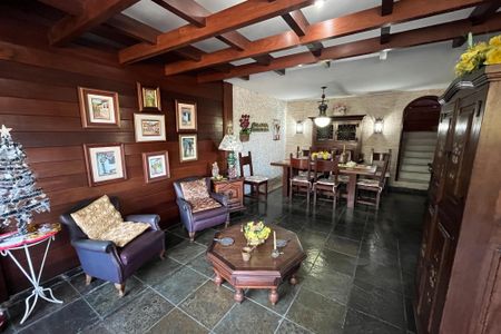 Sala de casa à venda com 4 quartos, 649m² em Jardim Guanabara, Rio de Janeiro