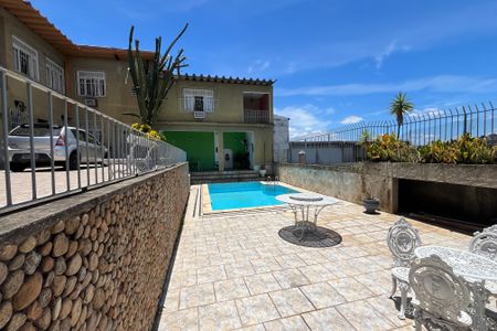 Casa à venda com 649m², 4 quartos e 8 vagas Casa à venda com 649m², 4 quartos e 8 vagasQuintal