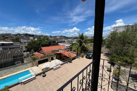 Casa à venda com 649m², 4 quartos e 8 vagas Casa à venda com 649m², 4 quartos e 8 vagasVista