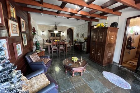 Sala de casa à venda com 4 quartos, 649m² em Jardim Guanabara, Rio de Janeiro
