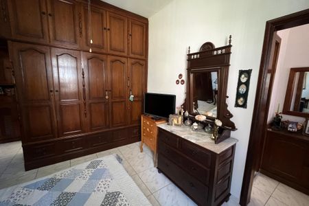 Casa à venda com 649m², 4 quartos e 8 vagas Casa à venda com 649m², 4 quartos e 8 vagasQuarto 4