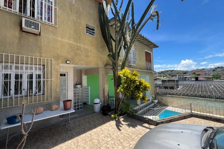 Casa à venda com 649m², 4 quartos e 8 vagas Casa à venda com 649m², 4 quartos e 8 vagasQuintal