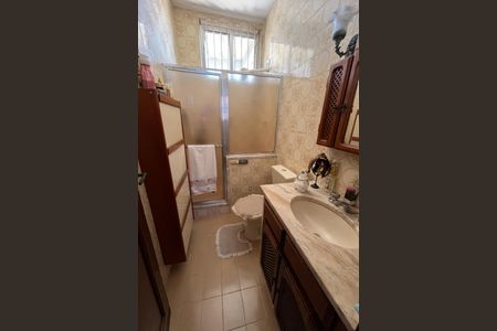 Casa à venda com 649m², 4 quartos e 8 vagas Casa à venda com 649m², 4 quartos e 8 vagasBanheiro 2