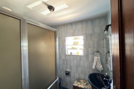 Casa à venda com 649m², 4 quartos e 8 vagas Casa à venda com 649m², 4 quartos e 8 vagasBanheiro 1