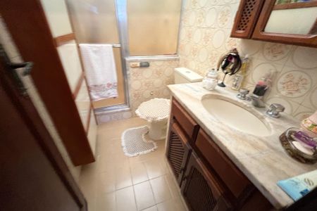 Casa à venda com 649m², 4 quartos e 8 vagas Casa à venda com 649m², 4 quartos e 8 vagasBanheiro 2