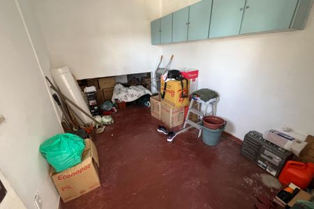 Casa à venda com 649m², 4 quartos e 8 vagas Casa à venda com 649m², 4 quartos e 8 vagasQuarto de serviço