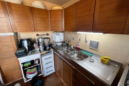 Casa à venda com 649m², 4 quartos e 8 vagas Casa à venda com 649m², 4 quartos e 8 vagasCozinha