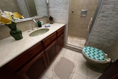 Casa à venda com 649m², 4 quartos e 8 vagas Casa à venda com 649m², 4 quartos e 8 vagasBanheiro 3